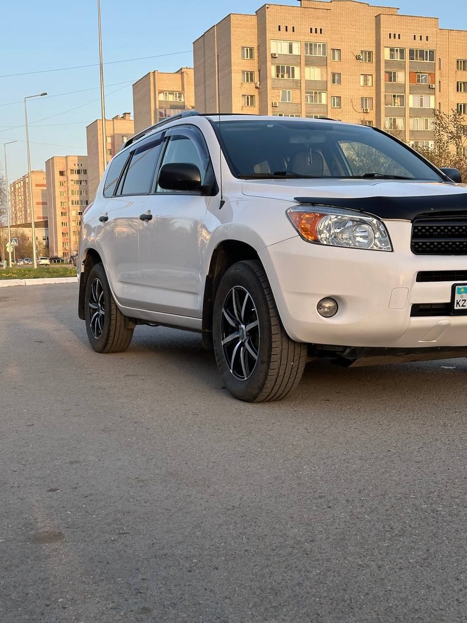 Rav 4  LONG продаю в хорошем состоянии.