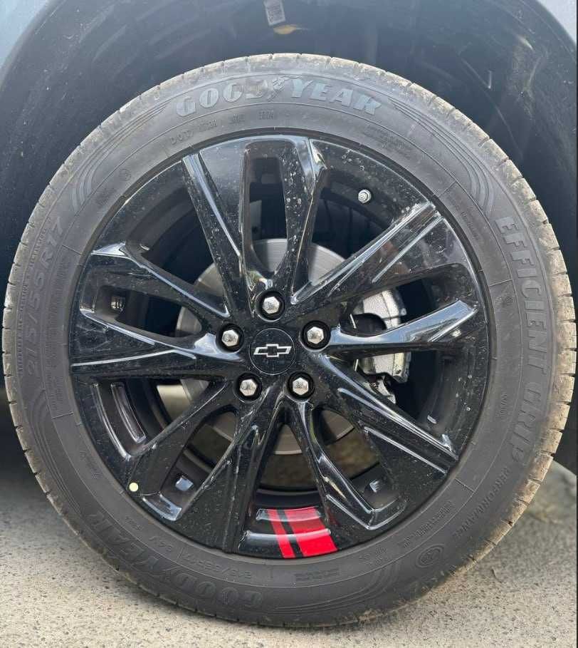 Chevrolet Tracker 2 Full Red line