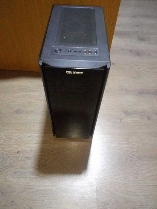 Unitate PC AMD Ryzen 7 3700X 32GB DDR4 3200MHz XFX RX 6600 8GB GDDR6