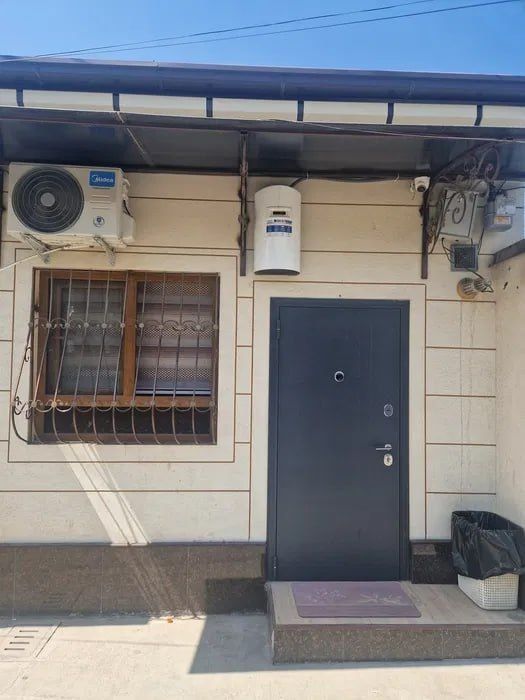 2 ком. квартира, 2/1/1 в Сергели 2! Дом кирпичный, 1-этажный.