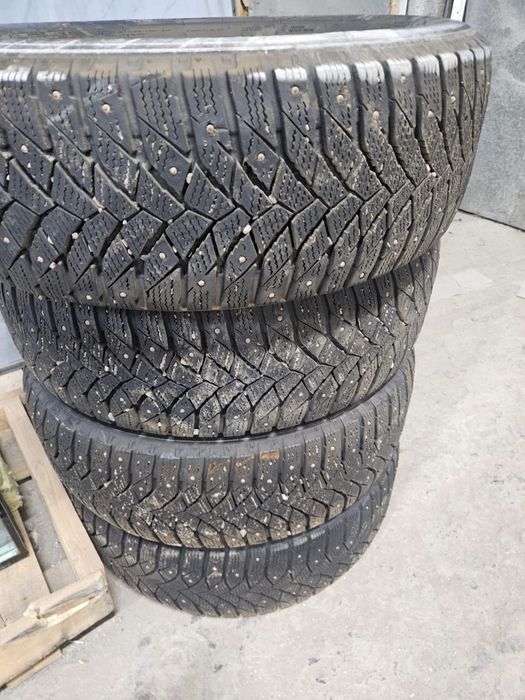 Продам китай резина один сезон отходила