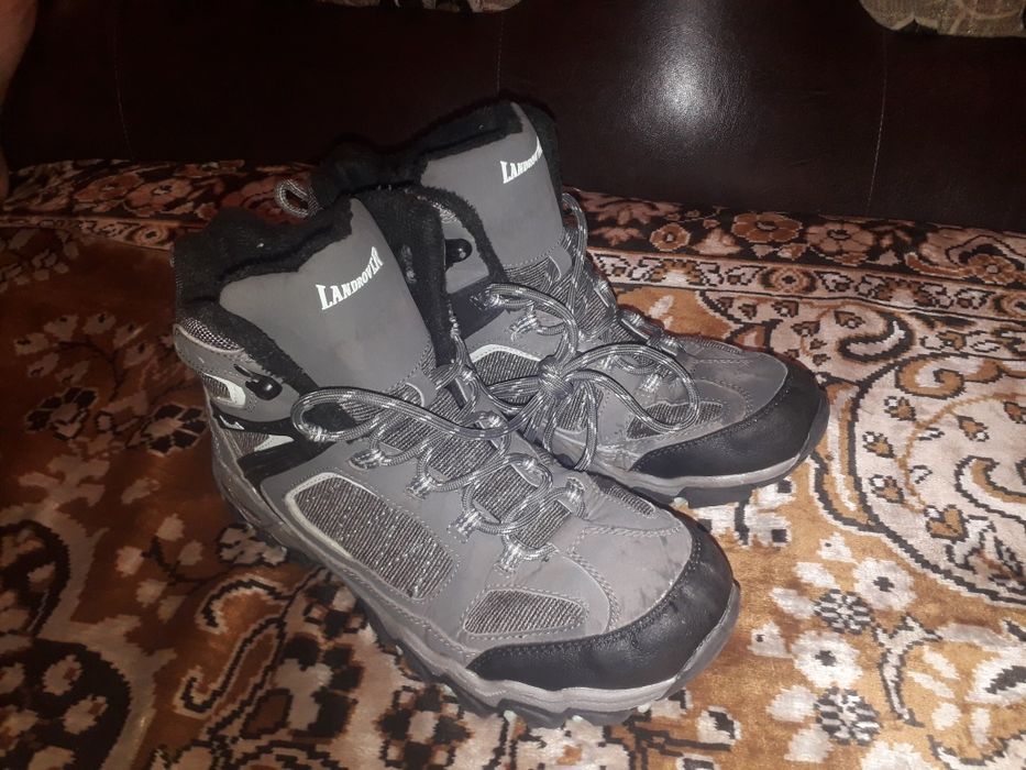 Ghete Landrover marimea 41 USA