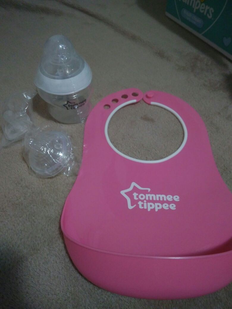 Лигавник,шише и залъгалка на tommee tippee