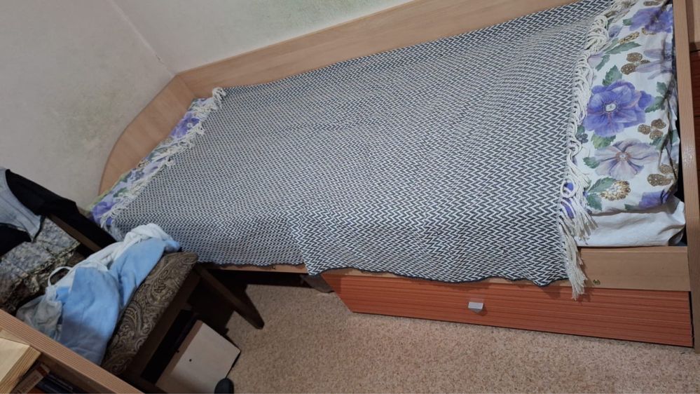 Кровать чердак, с шкафами и односпальная кровать