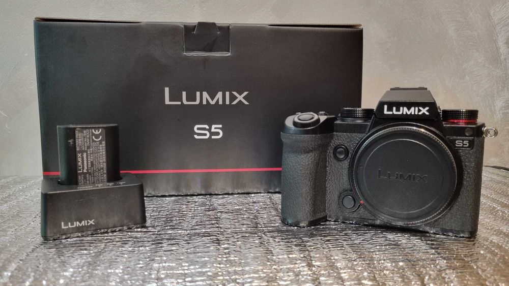 Panasonic Lumix S5
