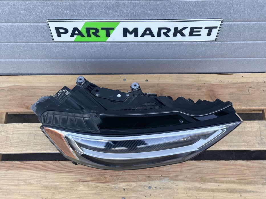 Десен фар AUDI A8 D5 4N0941034B