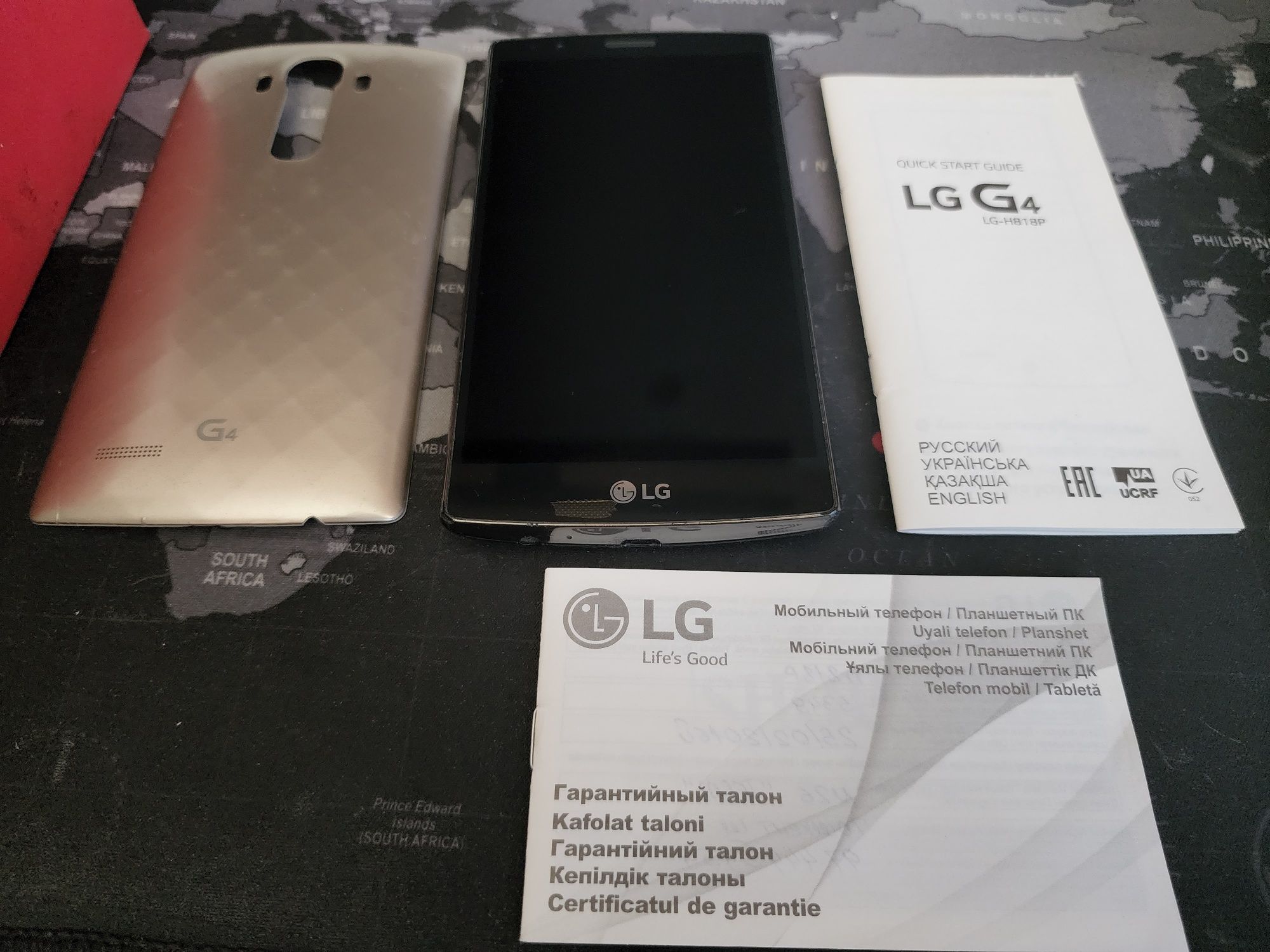 Телефон LG G4 в комплекте