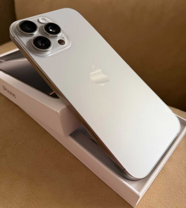 iPhone 16 Pro Max Natural Titanium 256GB