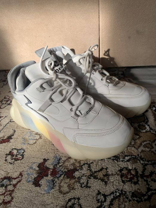 Продам кроссовки