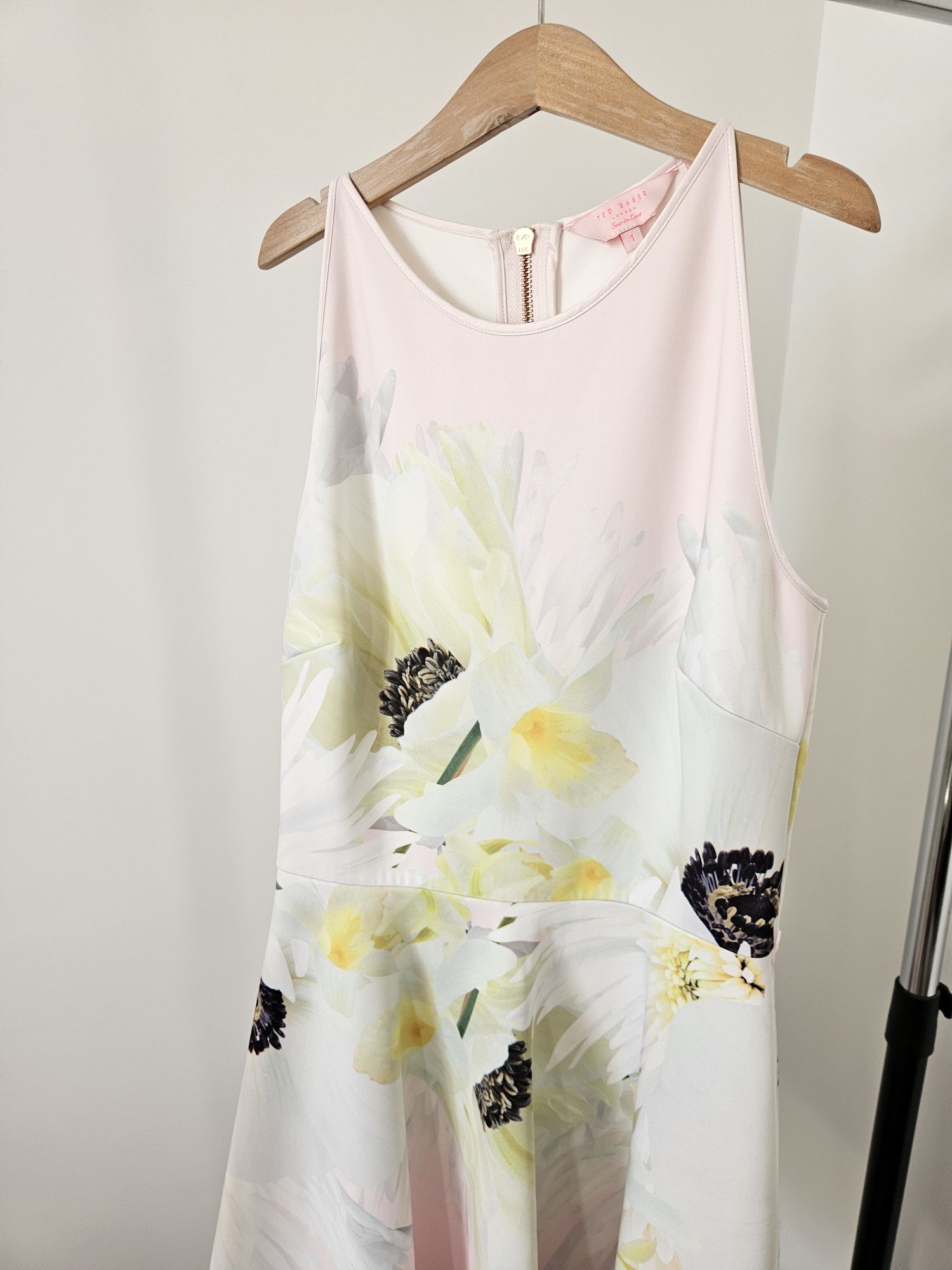 Ted Baker флорална рокля