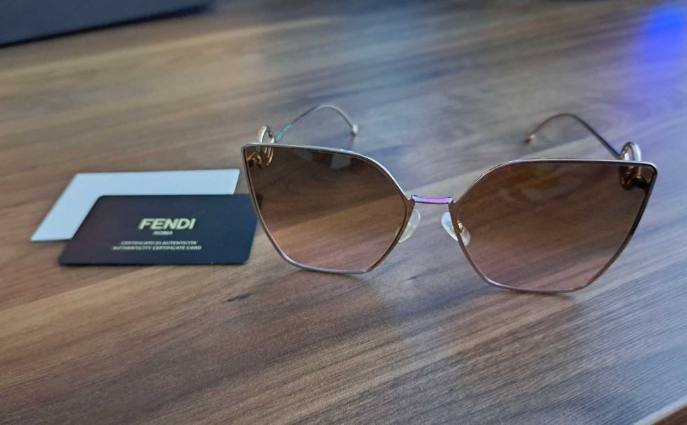 Ochelari de soare Fendi