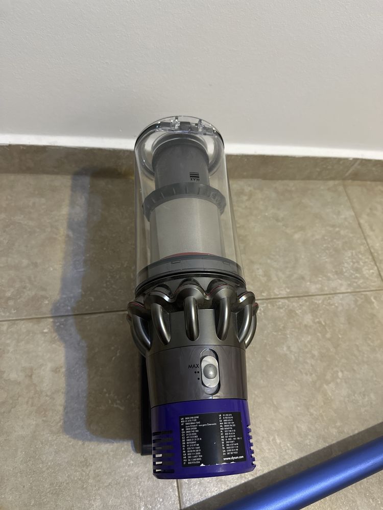 Aspirator Dyson v10