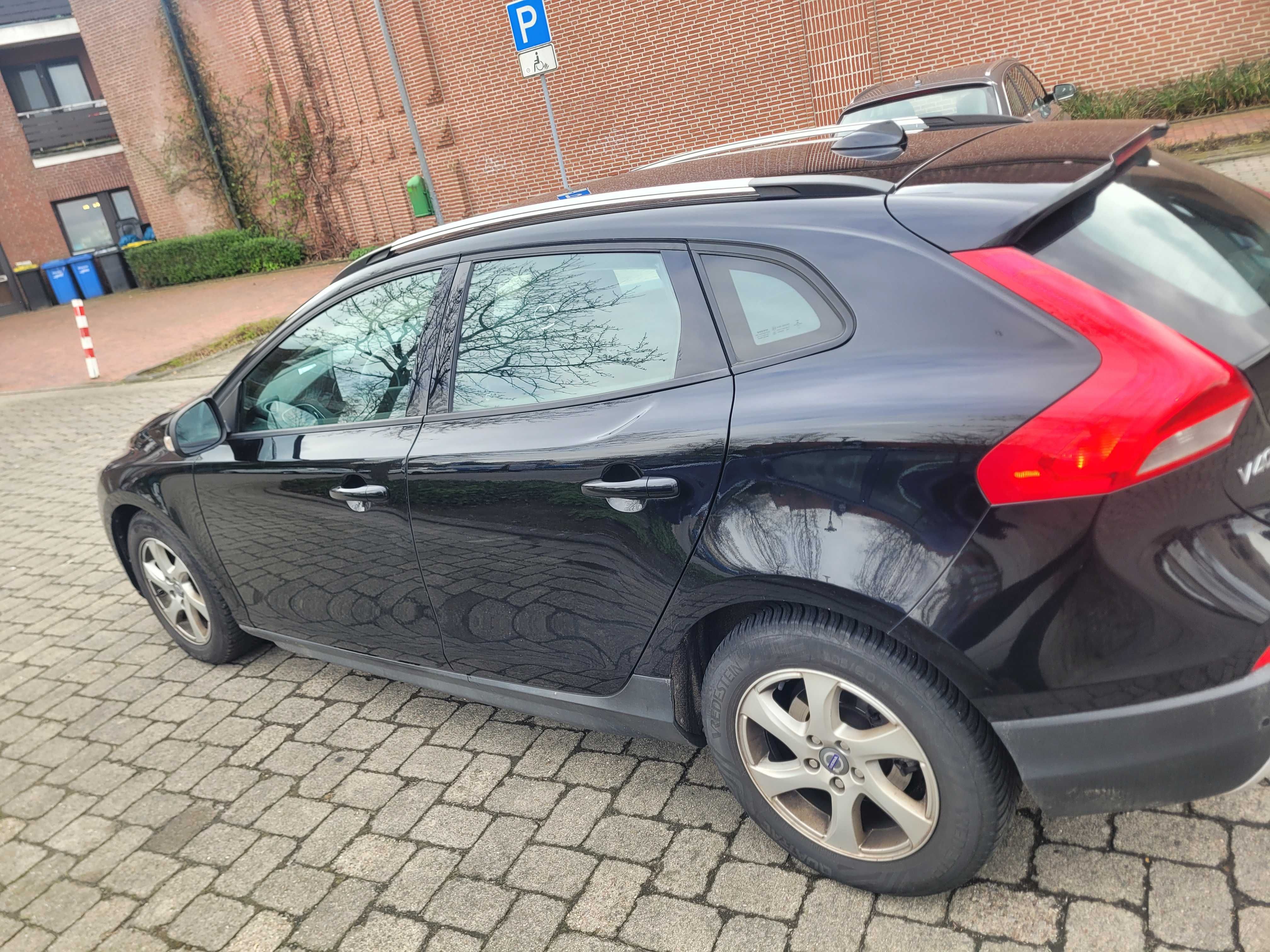 Vand sau schimb Volvo v40 CrossCountry