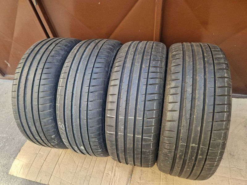 4 Michelin R19 225/45
летни гуми 
DOT4218
