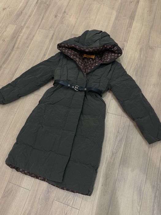 Продам куртку балонка брендовый LV