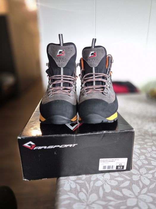 Bocanci de munte/Constructi nr 43