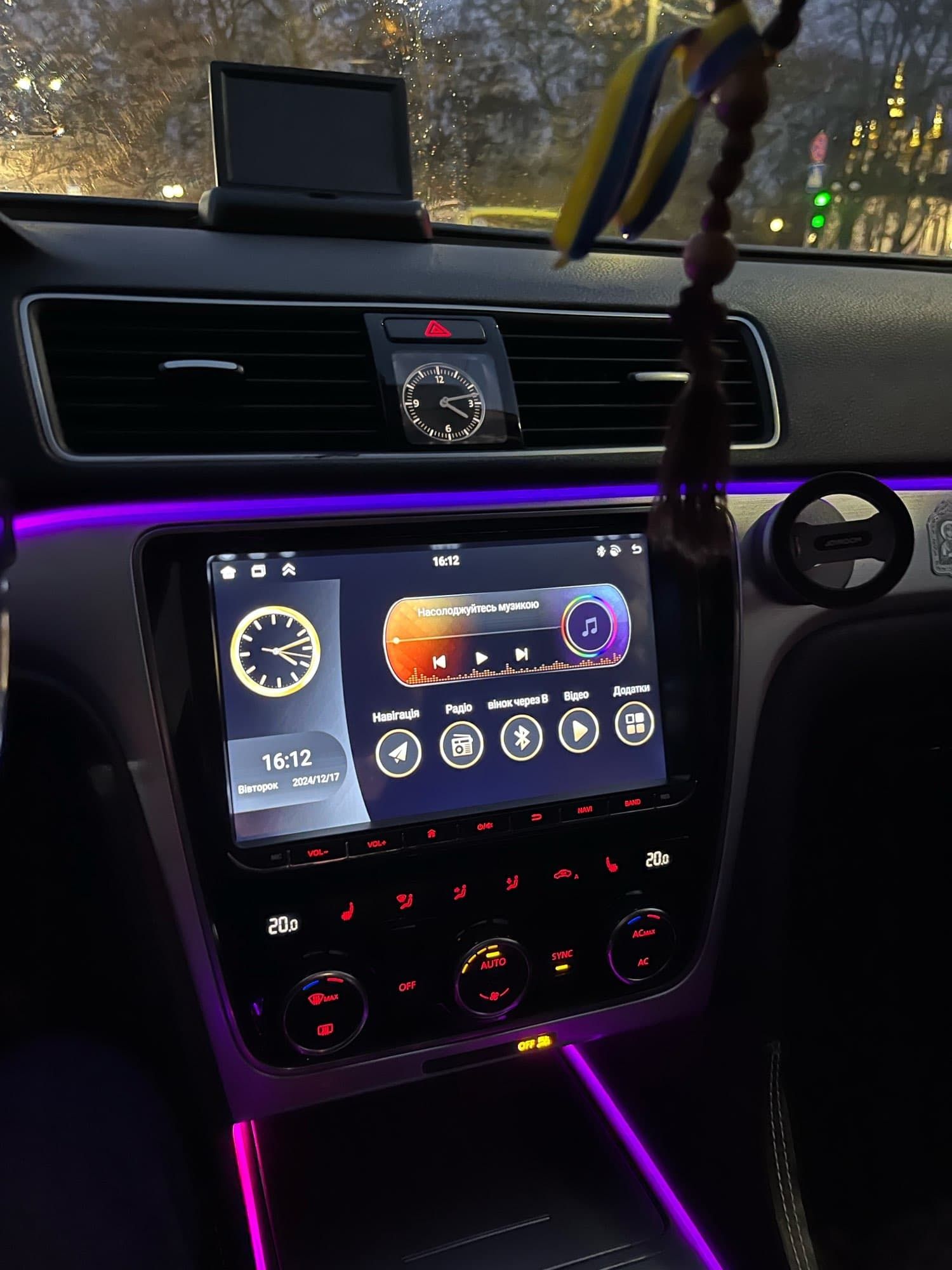 Navigatie compatibilă Volkswagen, Seat, Skoda9 inch 4GB