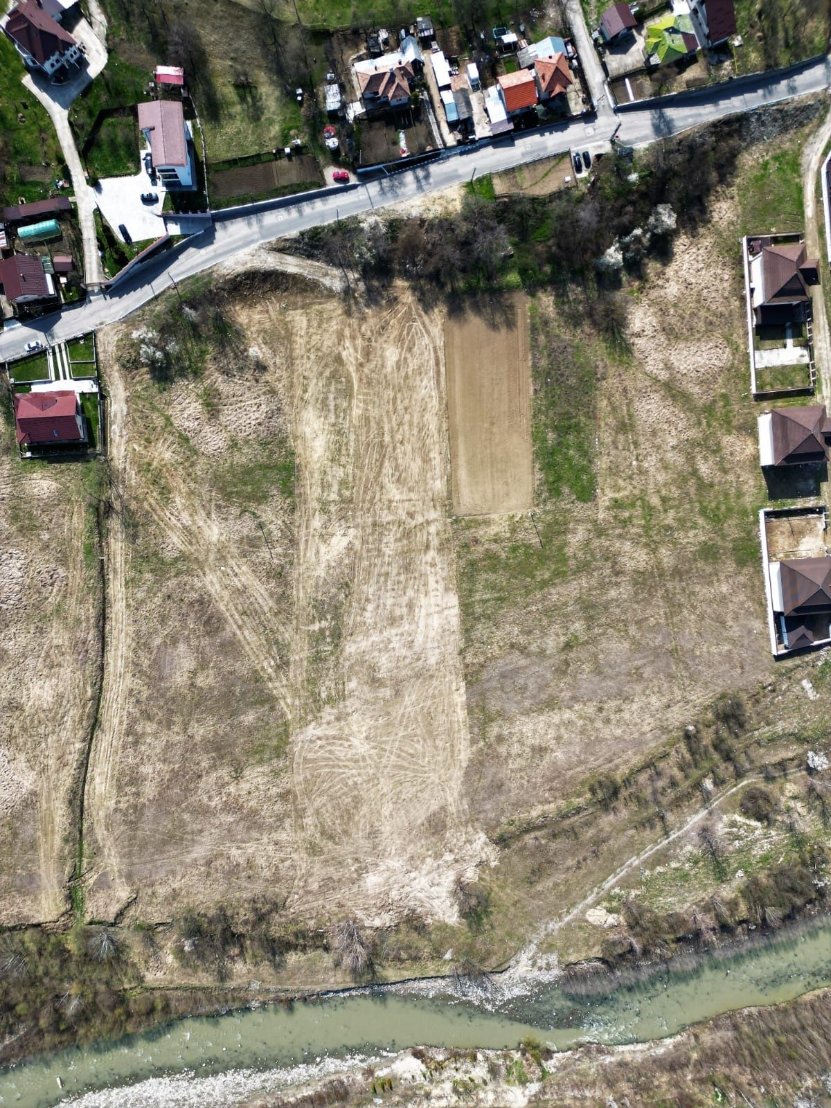 Teren intravilan de vânzare7800m,cu acces la drum și toate utilitățile
