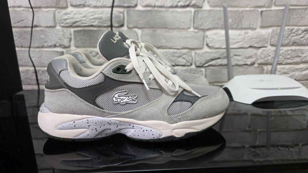 Оригинальные кроссы Lacoste