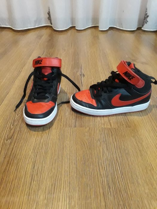 Adidași NIKE Court Borough Mid 2 mărimi 35.5
