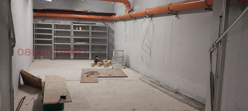 Дава се под наем Гараж / Паркомясто в Варна, Христо Ботев - 20 кв.м за 142.8 € - Снимка #1
