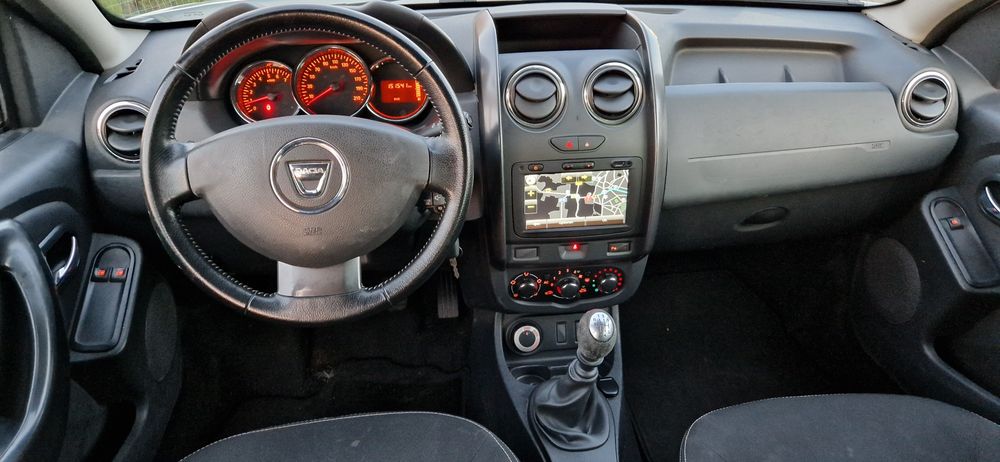 Vand Dacia Duster 1.6 mpi 4x4 Model Facelift 2015 RATE Model Prestige
