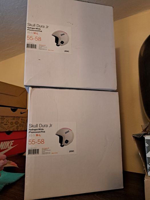 Cască de schi POC Skull Dura Jr, concepută pentru copii.