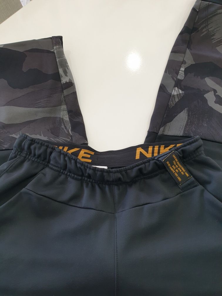 Nike мъжки екип 150 лева