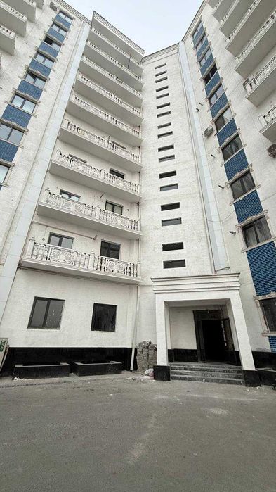 81м2 2хоналик, 3 хона килса булади (центр 2-мактаб)