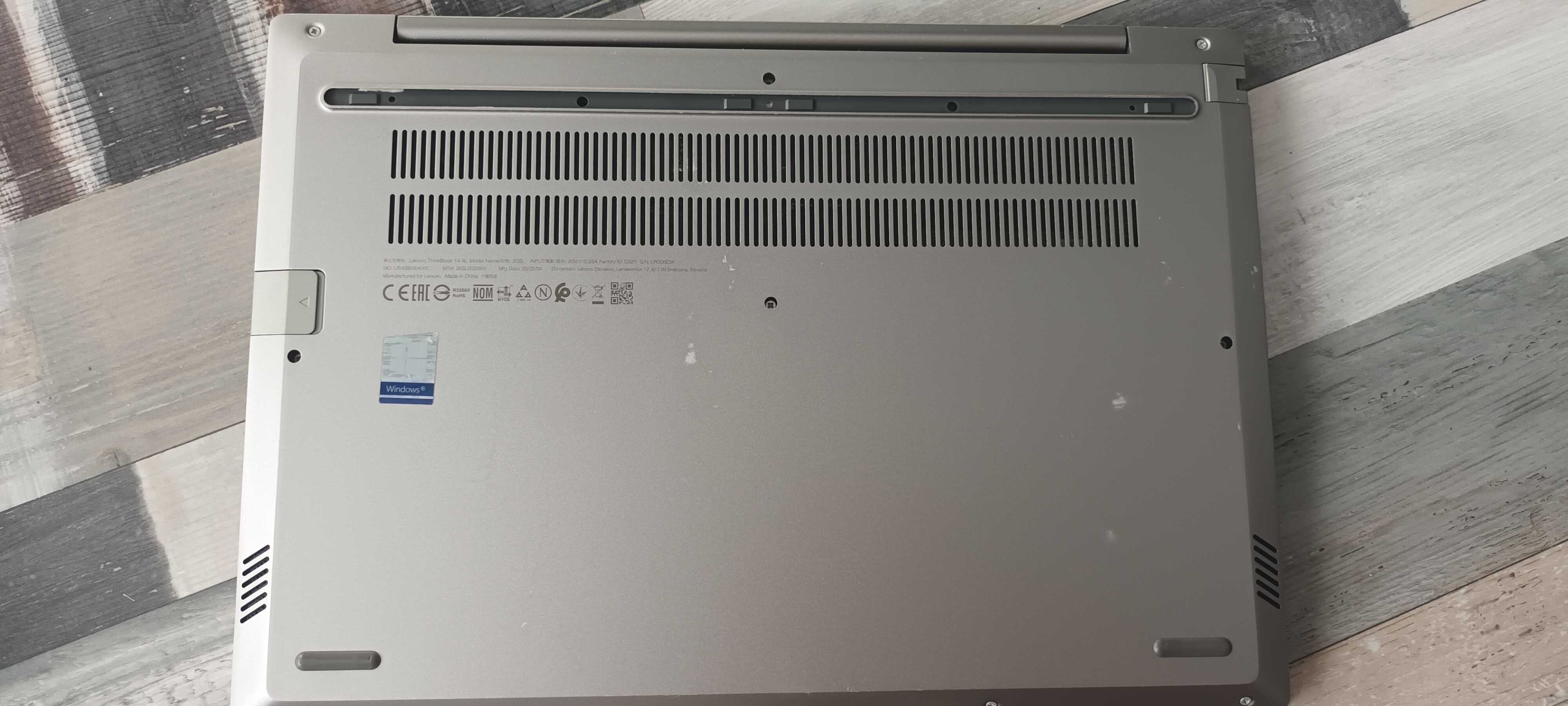 Продавам лаптоп Lenovo