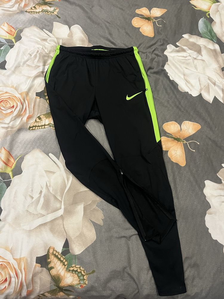 Мъжки спортен панталон NIKE