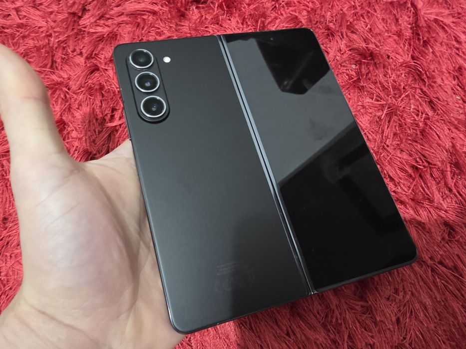 -Samsung Z Fold 5, ca Nou, 512Gb, 12Ram, folosit foarte puțin, Black,