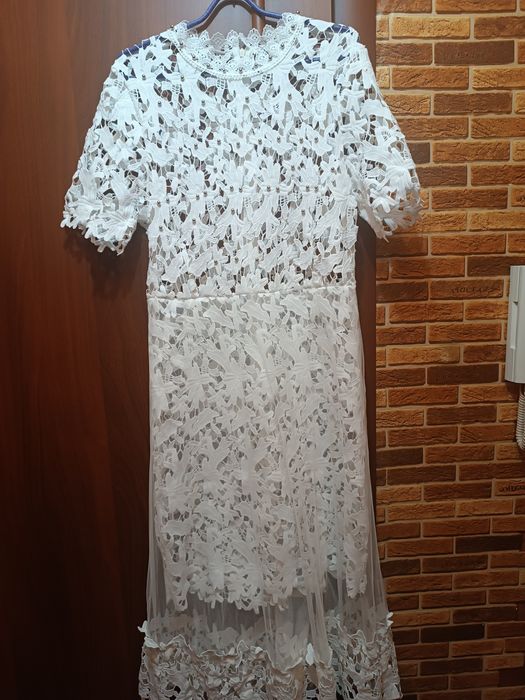 платье кружевное