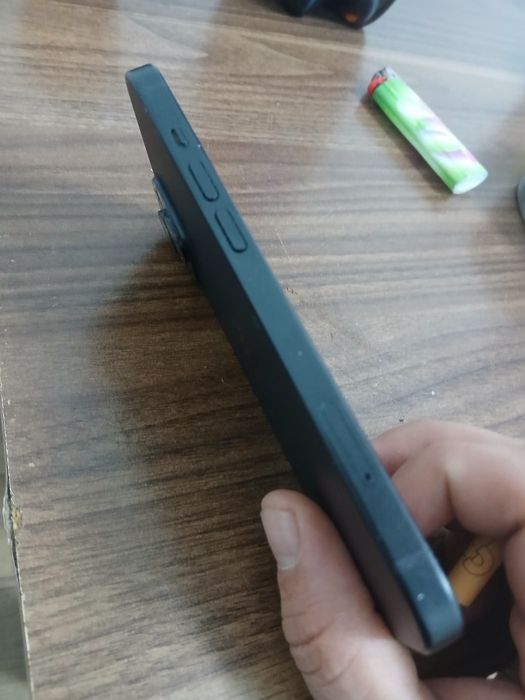 Iphone 15 ușor lovit