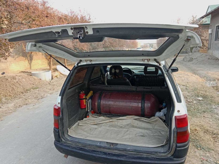 Опел Астра универсал