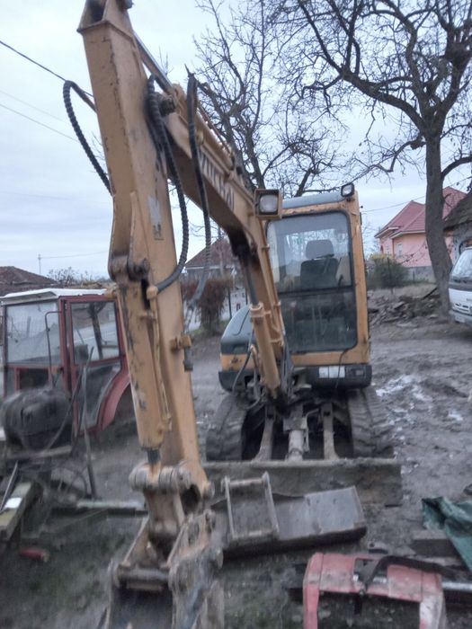 Excavator pe senile
