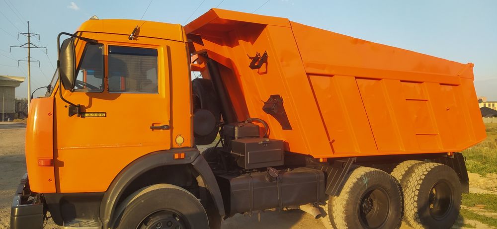 Доставка сыпучих материалов КамАЗ песок отсев пгс гшс Сникерс камень
