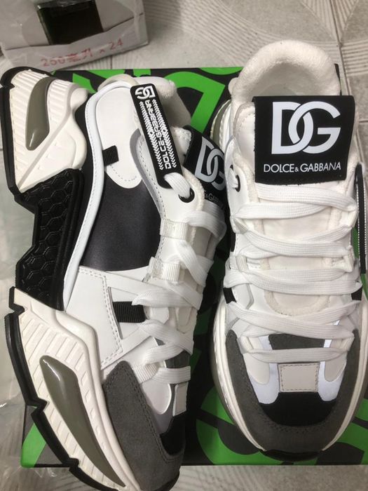 Vand 2 perechi adidasi DG - Noi