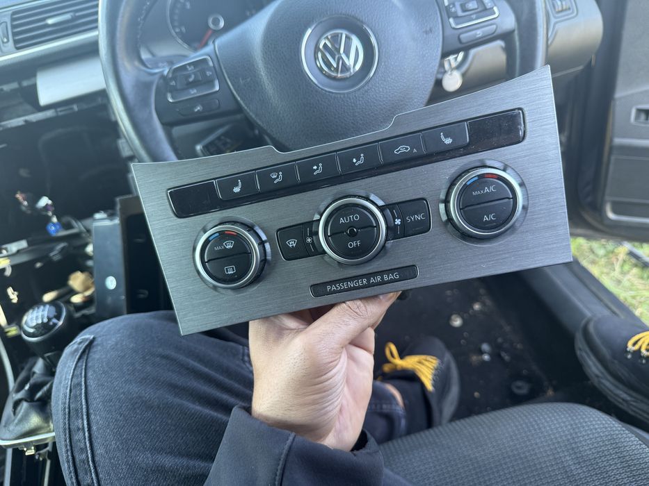Comanda clima /climatronic cu incalzire in scaune Vw Passat b7 /B6