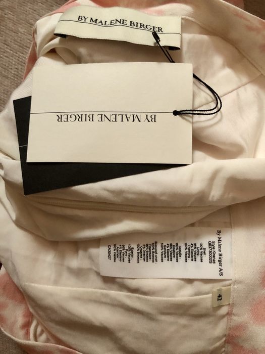 Pantaloni scurți  BY MALENE BIRGER, marimea L, nou