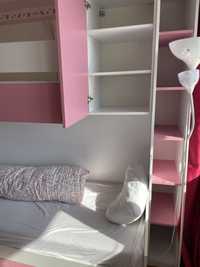 Camera copii cu pat plus pat supraetajat . Saltelele incluse in pret.