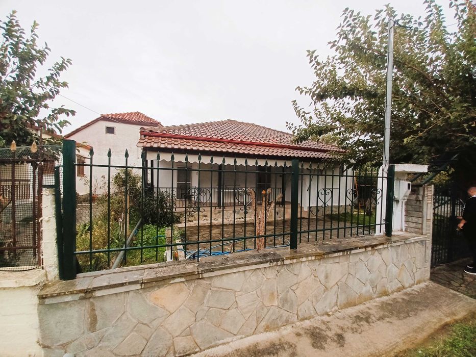 Продава къща 62 м2 с двор 229 м2 в кв. Ривиера, Аспровалта, Гърция