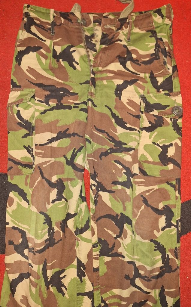 pantaloni camuflaj L mic defect-30 lei