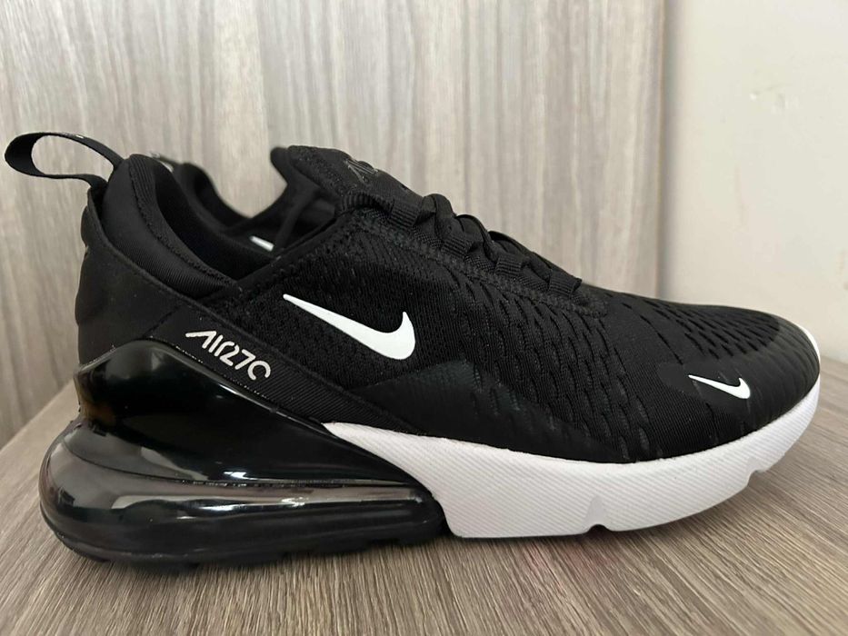 Черни обувки Nike