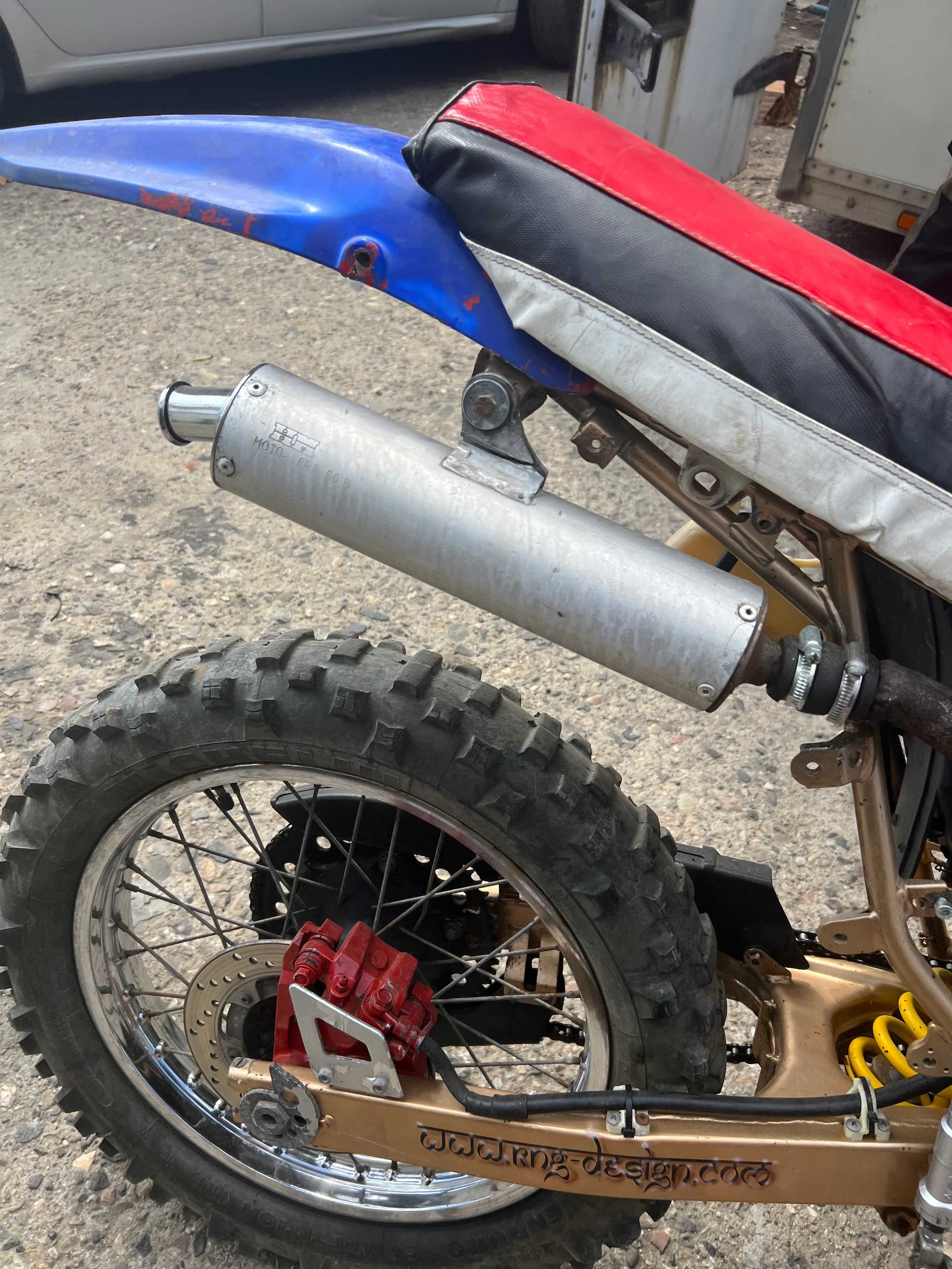 Yamaha DT 125 за части цял.