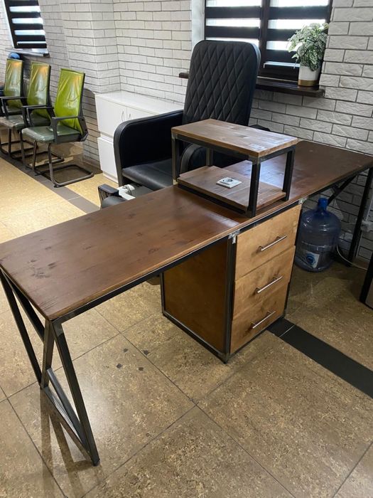 Стол для маникюра  в лофт стиле на двух мастеров