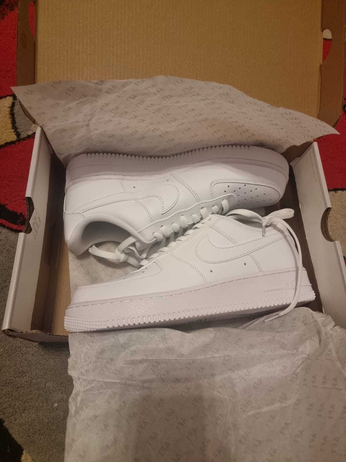 Air Force 1 Marimea 43