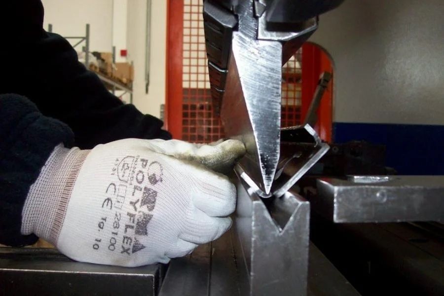 Лазерная резка металла услуги листогиба полимерная покраска