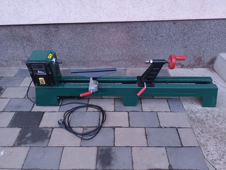 Vând strung pentru lemn, în stare foarte bună!