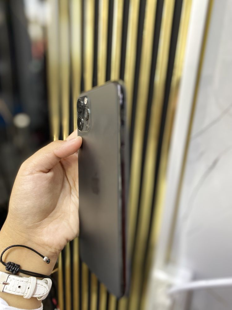Iphone 11  pro max 256 гб
